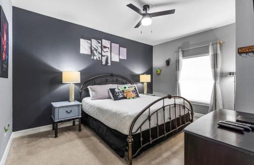 Kissimmee House | Themed Bedrooms Disney Area 3BR LR2960