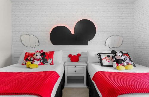 Kissimmee House | Themed Bedrooms Disney Area 3BR LR2960