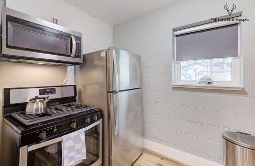 Downtown Memphis Apartment | Themed Lux Loft with King Bed, Free Parking & Wi-Fi