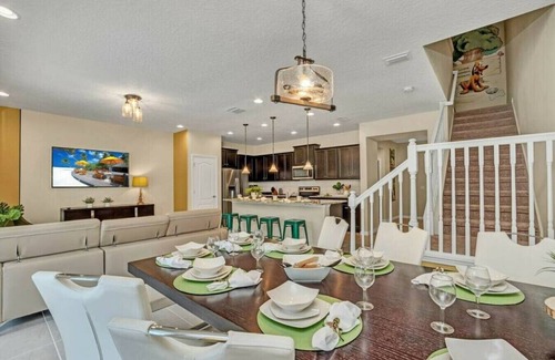 Four Corners Apartment | Themed rooms - Resort acess