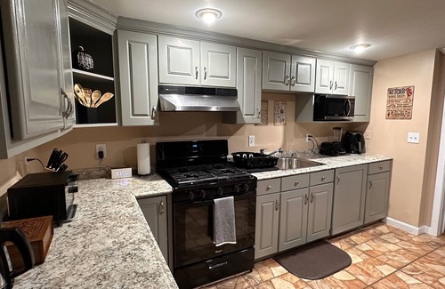 Salem Apartment | Themed Stay in Historic Salem-Walk to Downtown!
