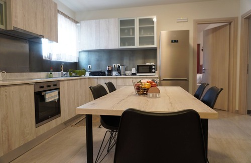 Kos Town Apartment | Theo & Ms Apt - 2 Beds - Garden - Parking - WiFi