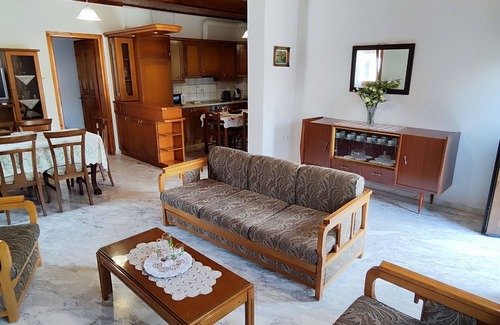Kastraki Apartment | Theofania's Marble House Meteora