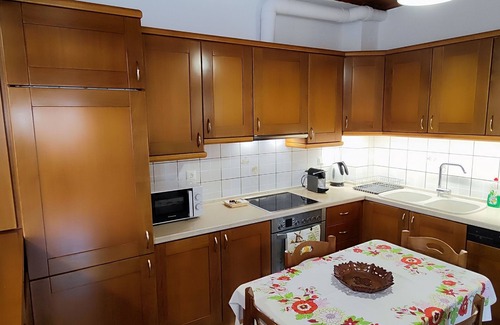Kastraki Apartment | Theofania's Marble House Meteora