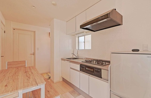 Nishi-Shinjuku Apartment | There are 1 bed room with 2 double beds