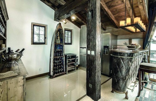 Mittelberg Ski Chalet | There are several terraces and a large garden