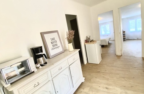 Martigues Apartment | There is the sun, the countryside and the sea.