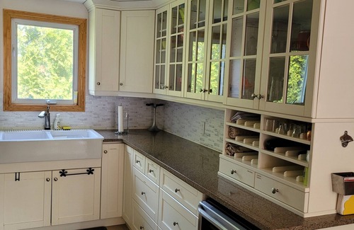Point Clark Cottage | There's no place like the cottage! Beautiful cozy cottage, minutes from beach