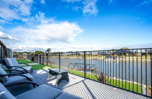 Seymour House | TheRiverbend43 Wellington Marina
