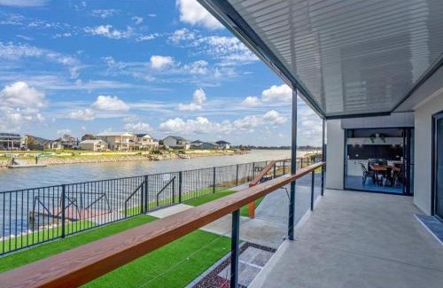 Seymour House | TheRiverbend43 Wellington Marina