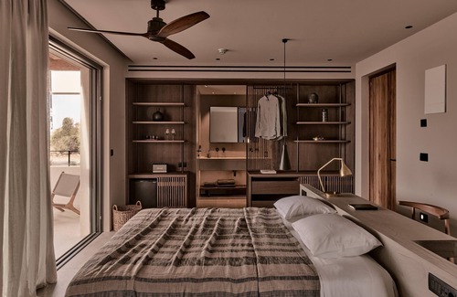 Lambi Hotel | Theros All Suite Hotel - Adults Only