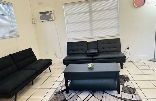 Ives Estates House | These is super clean apartment next to my home close to beach and aventura mal