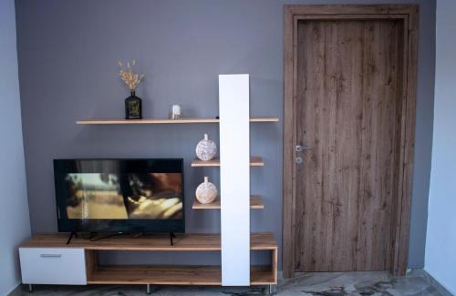 Ampelokipoi-Menemeni Apartment | Thessaloniki Luxe Suite, Chrysa's Private Getaway