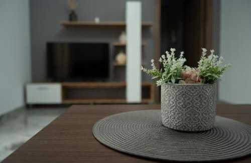 Ampelokipoi-Menemeni Apartment | Thessaloniki Luxe Suite, Chrysa's Private Getaway