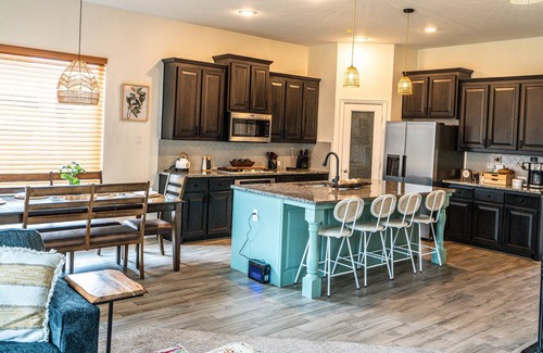 Lewisville House | TheSunShine House - 5 Bdrm Family Boho Retreat w/Gameroom & Media Room