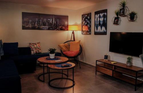 Ampelokipoi-Menemeni Apartment | TheUrbanLoft