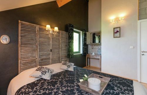 La Reid House | Theux Family Spa Retreat