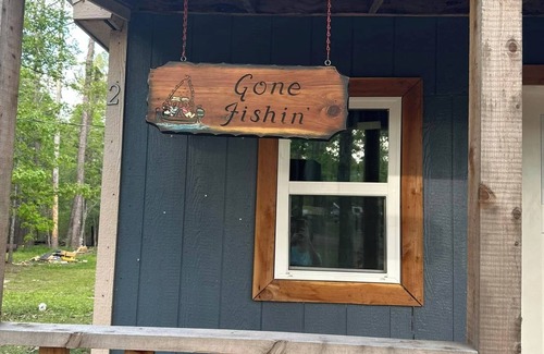 Zavalla Cabin | TheWestStay 2.0 Cozy cabin with WiFi and AC in Zavallan4 miles to the boat ramp