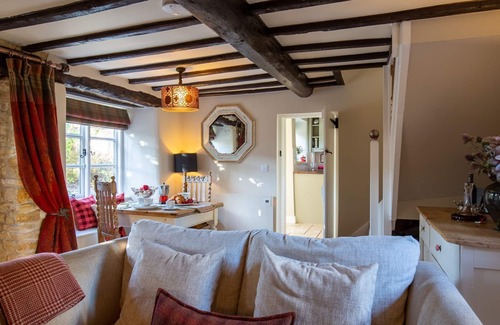 Lower Slaughter Cottage | Thimble Cottage, Lower Slaughter - sleeps 2 guests in 1 bedroom