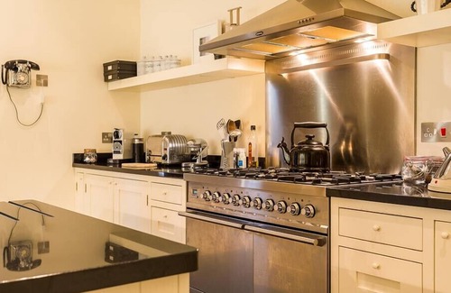 Grasmere Cottage | THIMBLE HALL, romantic, with open fire in Grasmere