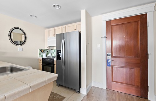 Baytowne Wharf Condo | Third-floor condo with pool, high-speed WiFi & private washer/dryer