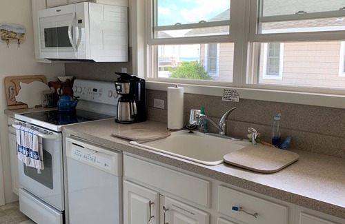 Stone Harbor House | Third from the beach- Ocean and Beach Views !