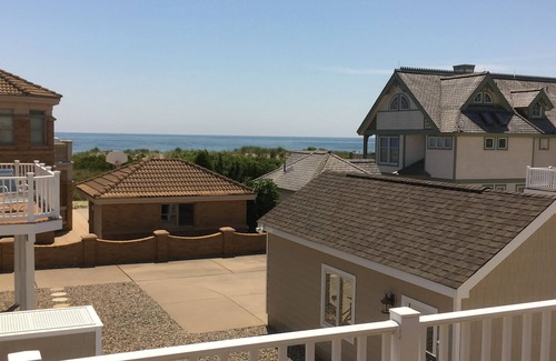 Stone Harbor House | Third from the beach- Ocean and Beach Views !