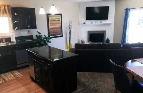 West Newport Condo | Third night for 💲1 with first 2 @💲525ea INQUIRE FOR QUOTE