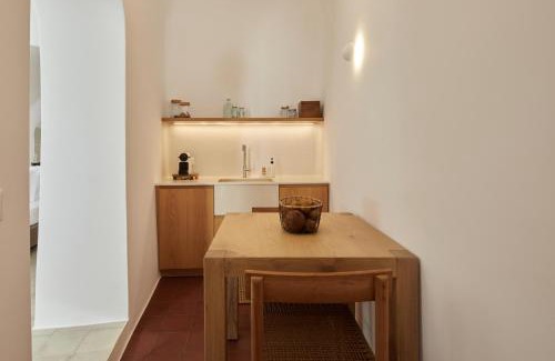 Pyrgos Apartment | Thiro Bliss Villa with private jacuzzi