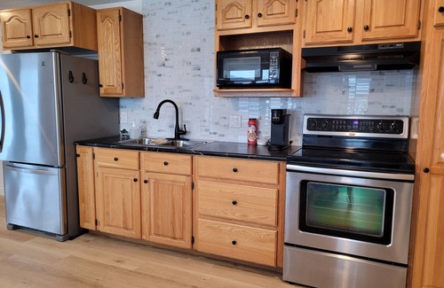 Woodstock Apartment | This 2 bedroom, 2 bathroom waterfront property offers fantastic river views!