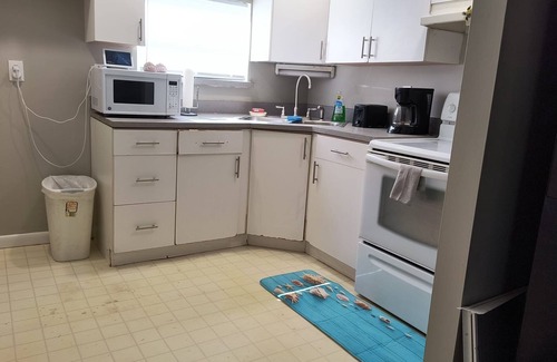 DeLand House | This a very nice area and its 30 from Daytona Beach, Orlando. Close to downtown