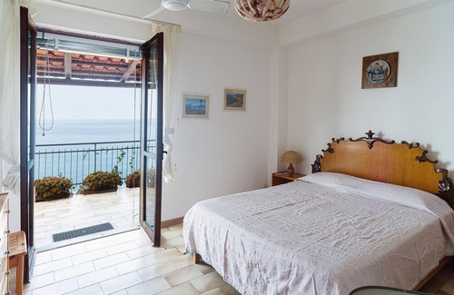 San Mauro Cilento House | This apartment is located only about 70 meters as the crow flies from the sea and is therefore ideal