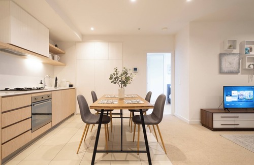 Caulfield North Apartment | This apartment is a 2 bedroom(s), 2 bathrooms, located in Caulfield North, VIC.