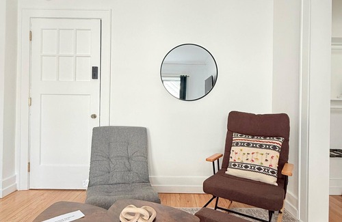 East Avenue Apartment | This apartment is a 0 bedroom(s), 1 bathrooms, located in Rochester, NY.