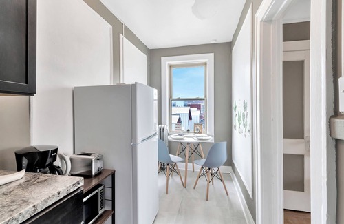 Midtown Apartment | This apartment is a 1 bedroom(s), 1 bathrooms, located in Detroit, MI.
