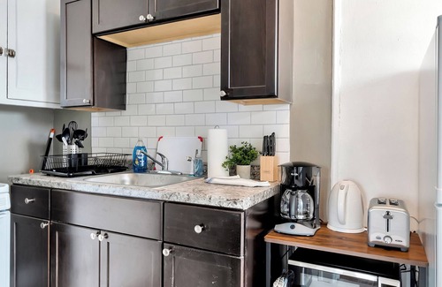 Midtown Apartment | This apartment is a 1 bedroom(s), 1 bathrooms, located in Detroit, MI.