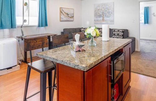 Oakland Apartment | This apartment is a 1 bedroom(s), 1 bathrooms, located in Oakland, CA.