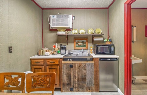 Pittsburg Apartment | This apartment is a 1 bedroom(s), 1 bathrooms, located in London, KY.