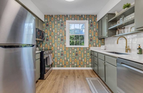 West End Apartment | This apartment is a 1 bedroom(s), 1 bathrooms, located in Nashville, TN.