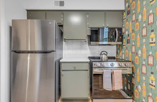 West End Apartment | This apartment is a 1 bedroom(s), 1 bathrooms, located in Nashville, TN.