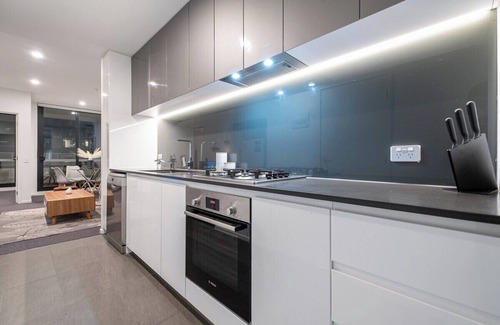Footscray Apartment | This apartment is a 2 bedroom(s), 2 bathrooms, located in Footscray, VIC.
