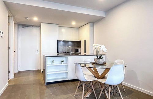 Carlton South Apartment | This apartment is a 2 bedroom(s), 1 bathrooms, located in Melbourne, VIC.