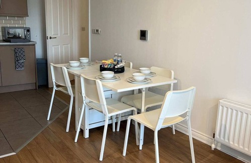 Cathedral Quarter Apartment | This apartment is a 2 bedroom(s), 2 bathrooms, located in Belfast, Northern Ireland.