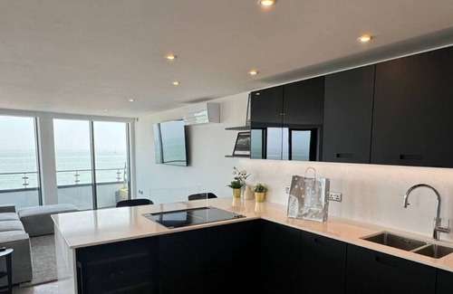 Ramsgate Apartment | This apartment is a 2 bedroom(s), 2 bathrooms, located in Ramsgate, England.