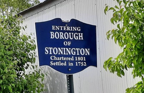 Stonington Apartment | This apartment is a 1 bedroom(s), 1 bathrooms, located in Stonington, CT.