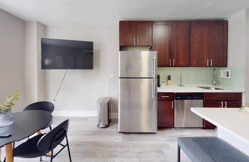 East Falls Apartment | This apartment is a 2 bedroom(s), 1 bathrooms, located in Philadelphia, PA.