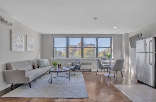 East Falls Apartment | This apartment is a 2 bedroom(s), 1 bathrooms, located in Philadelphia, PA.