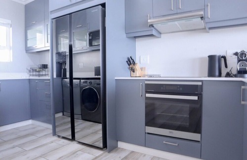 Ballito Apartment | This apartment is a 3 bedroom(s), 2 bathrooms, located in Dolphin Coast, KwaZulu-Natal.
