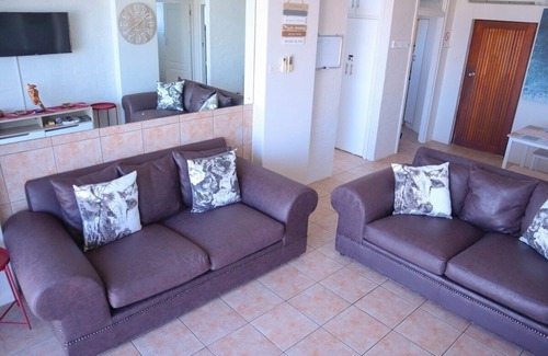 Ballito Apartment | This apartment is a 2 bedroom(s), 1.5 bathrooms, located in Dolphin Coast, KwaZulu-Natal.