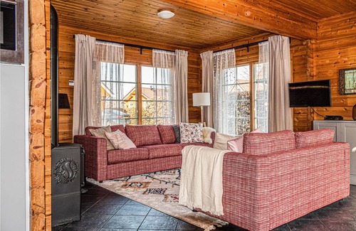 Ruurlo House | This atmospheric vacation home in Ruurlo is built in Finnish style.